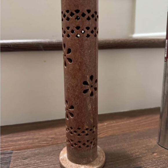 Brown incense burner with incense sticks - Picture 2 of 6